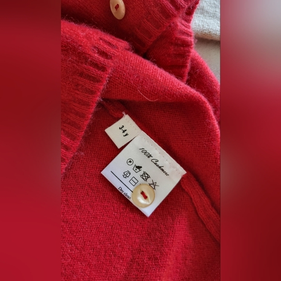 Red and Tan Cashmere Sweater - Picture 5 of 7